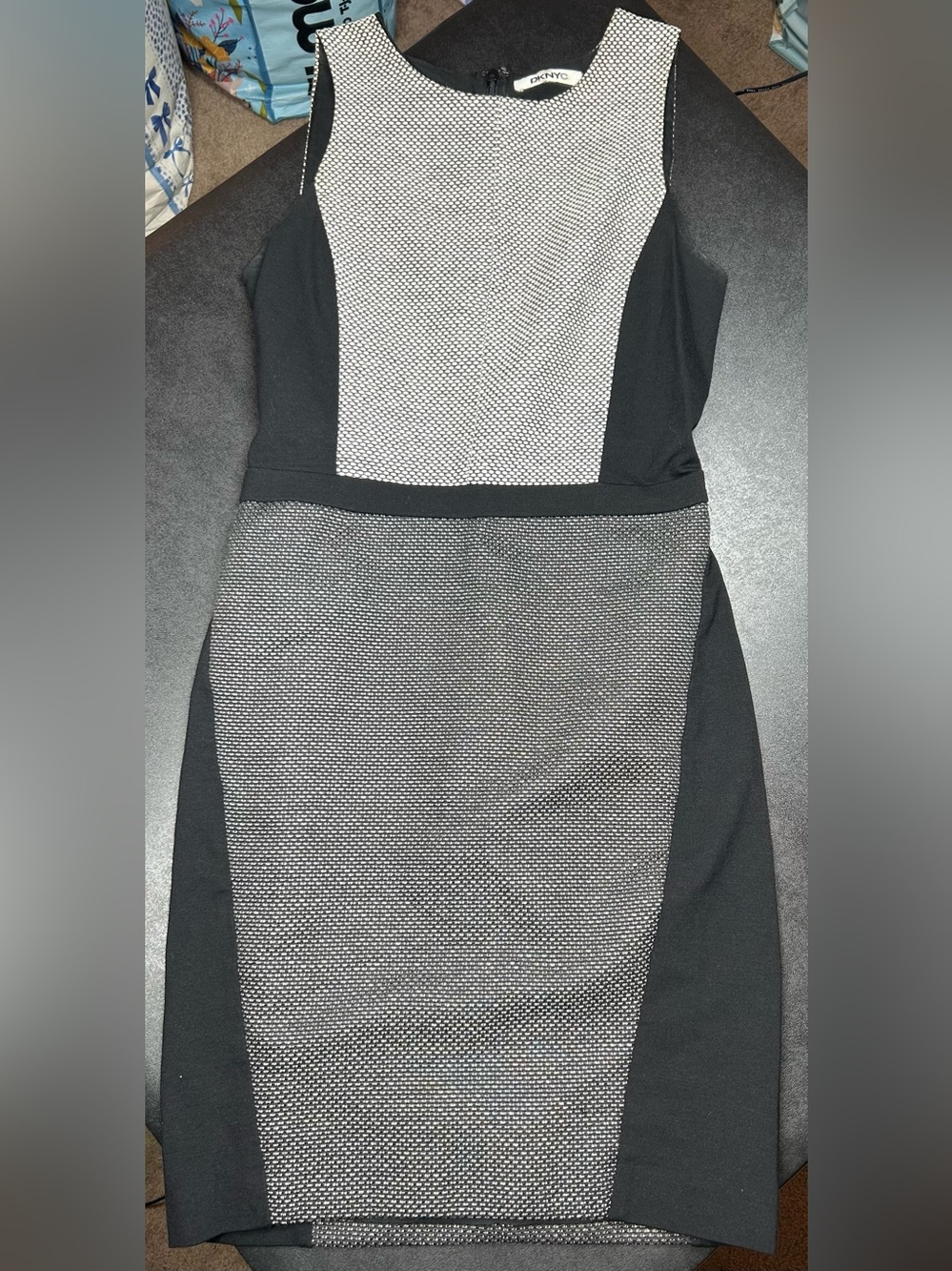 DKNYC Size S Grey & Black Sleeveless Business Sheath Dress